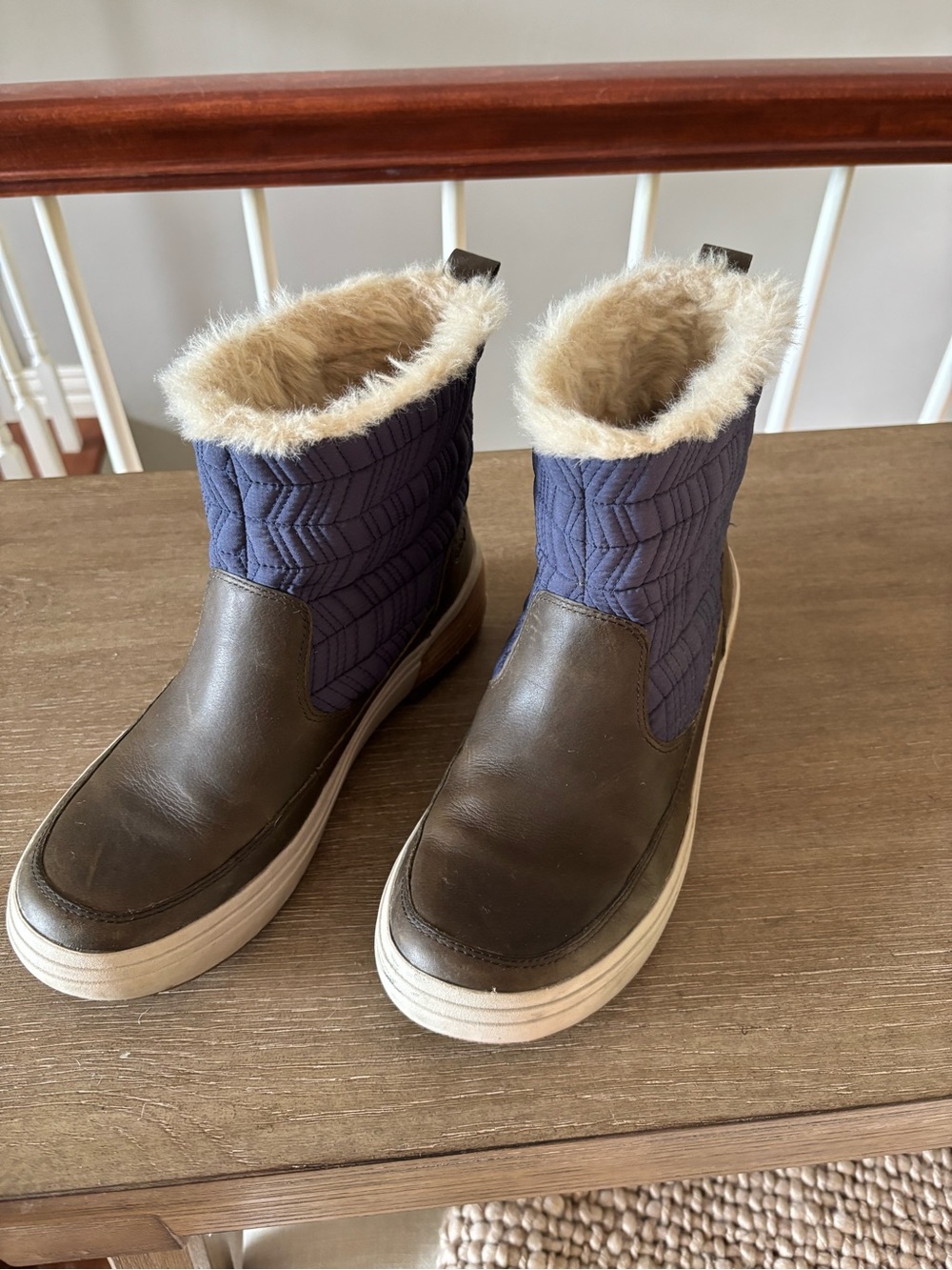 Quilted Navy Faux Fur-Lined Women's Winter Pull-On Boots